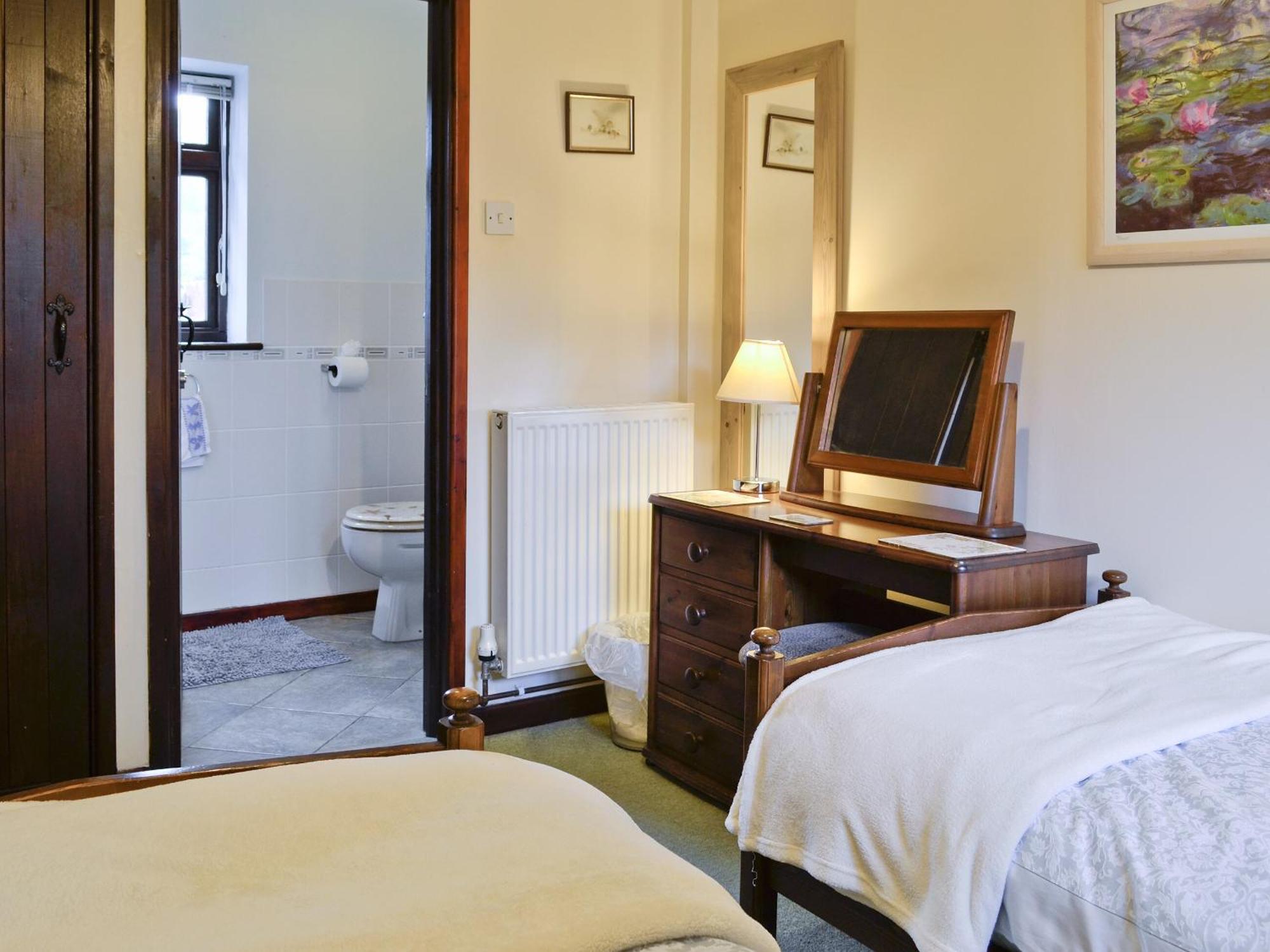 Oakleigh Cottage Llangelynin  Экстерьер фото